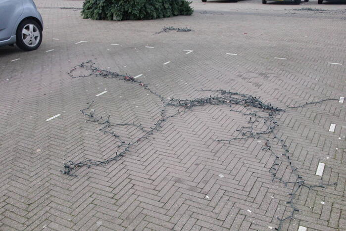 Grote gemeente kerstboom wederom vernield