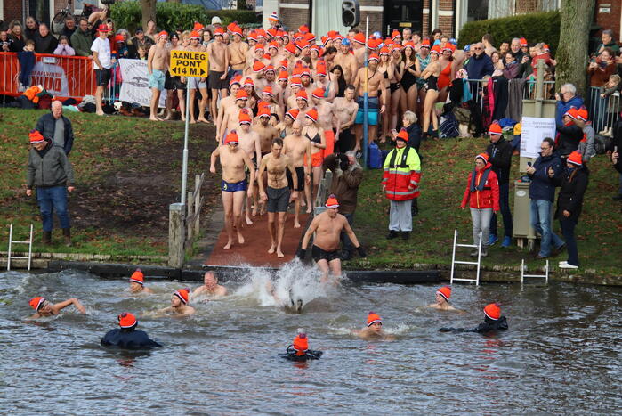 Grote drukte bij nieuwjaarsduik