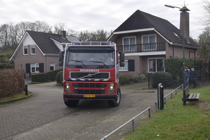 Vuurwerkresten in brand gestoken