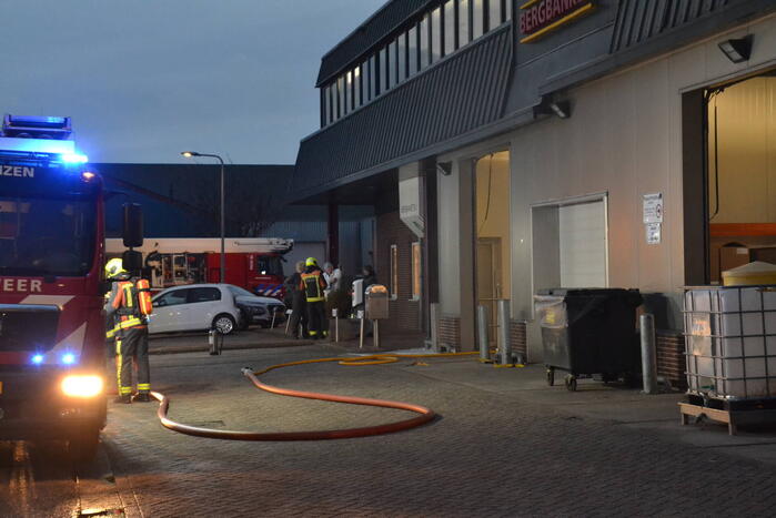 Bakkersbedrijf ontruimd door brand