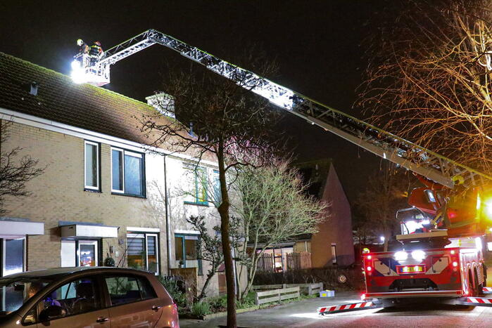 Deel van dakkapel hangt los