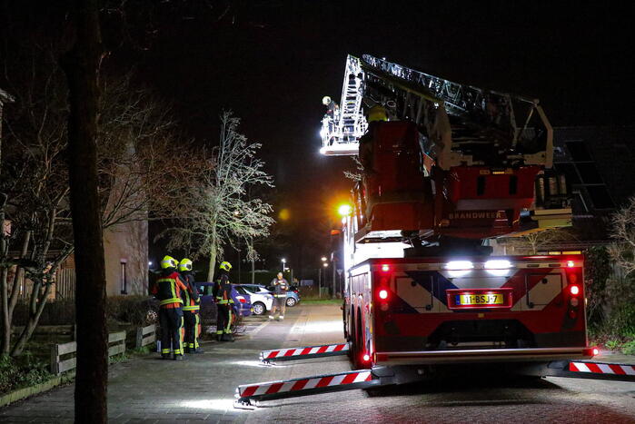 Deel van dakkapel hangt los