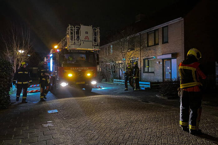 Deel van dakkapel hangt los