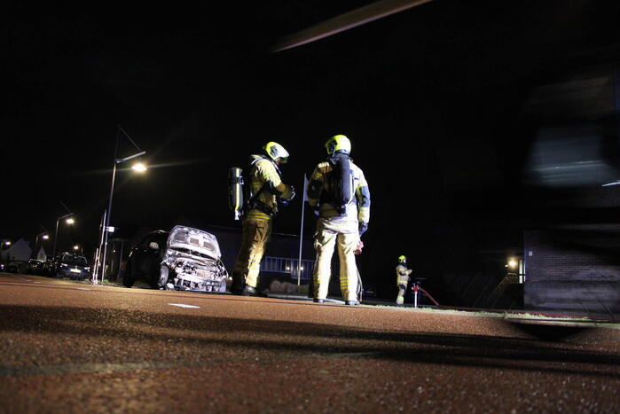 Autobrand mogelijk door vuurwerk