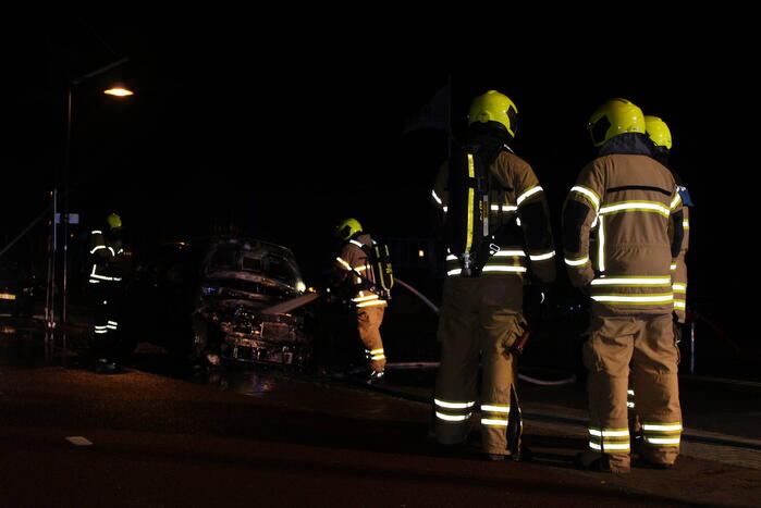 Autobrand mogelijk door vuurwerk