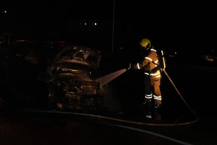 Autobrand mogelijk door vuurwerk