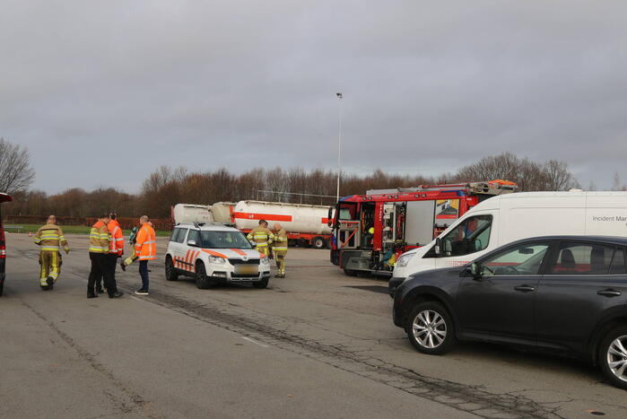 Drie tankers gedumpt op parkeerplaats