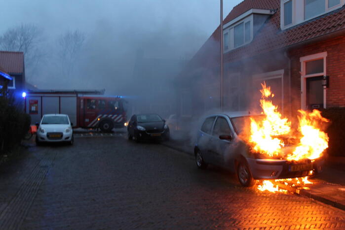 Auto brandt uit na blokje om