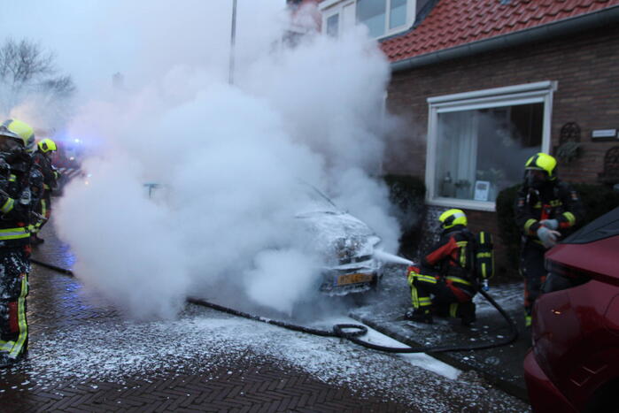 Auto brandt uit na blokje om