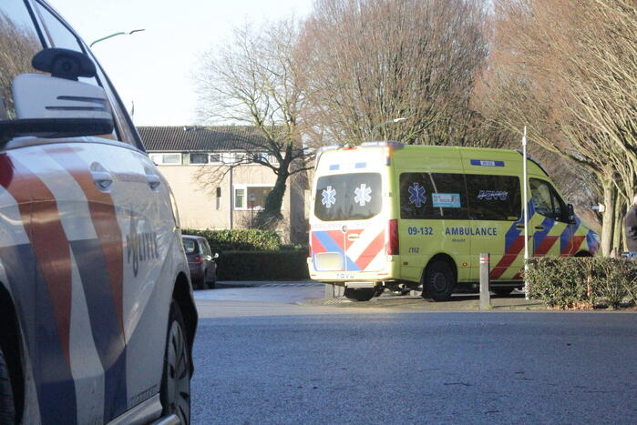 Fietsster gewond bij botsing met personenwagen