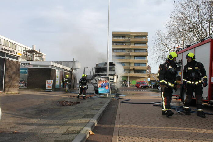 Cabine van vuilniswagen volledig uitgebrand