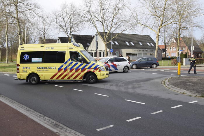 Scooterrijdster gewond bij aanrijding
