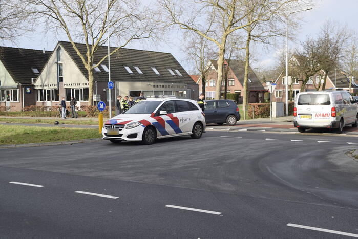 Scooterrijdster gewond bij aanrijding