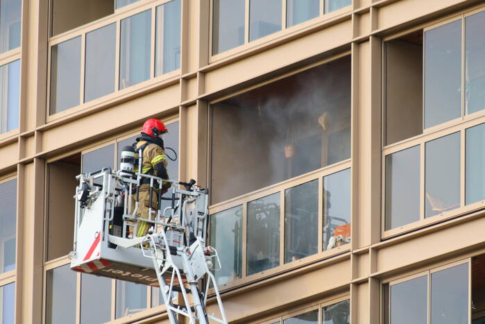 Zeer grote brand op zevende etage flat