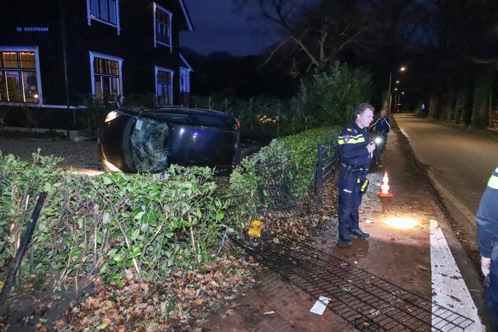 Sushi bezorger belandt in voortuin van woning