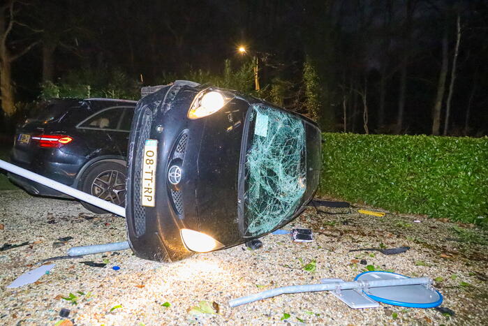 Sushi bezorger belandt in voortuin van woning