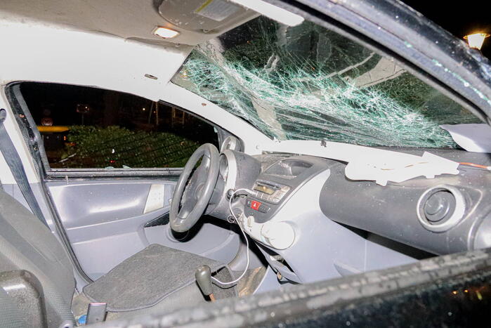 Sushi bezorger belandt in voortuin van woning