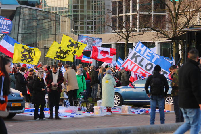 Demonstratie op Museumplein tegen regeringsbeleid