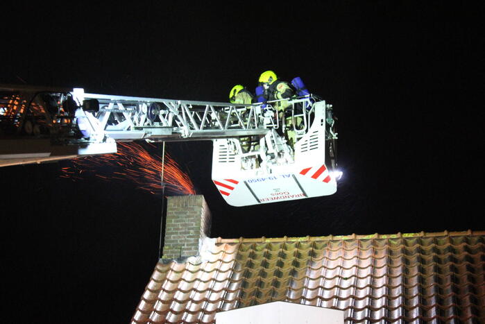 Vonkenregen bij schoorsteenbrand