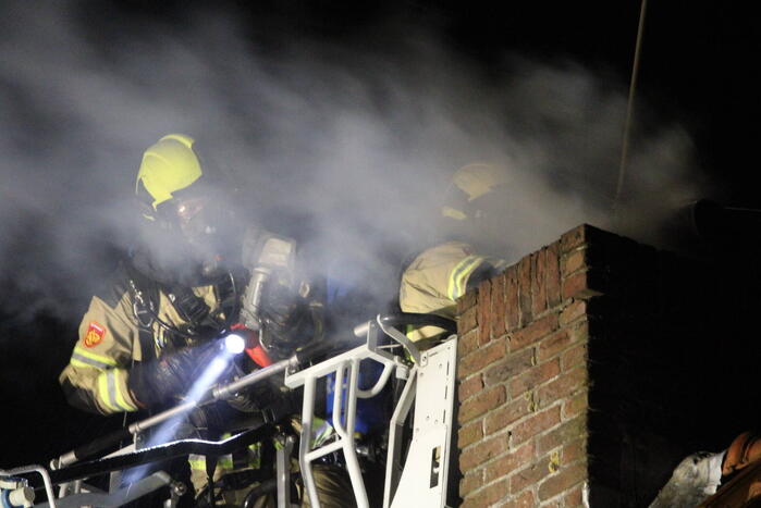 Vonkenregen bij schoorsteenbrand