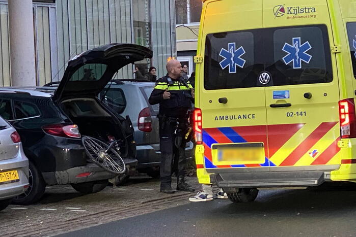 Fietser gewond bij botsing met personenwagen