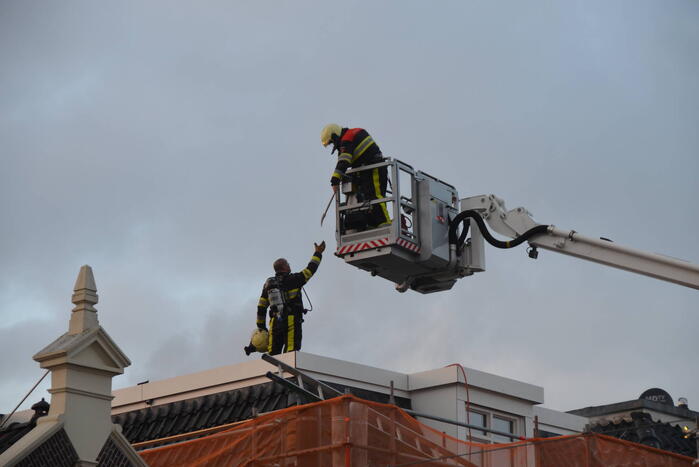 Flinke rook ontwikkeling bij uitslaande brand