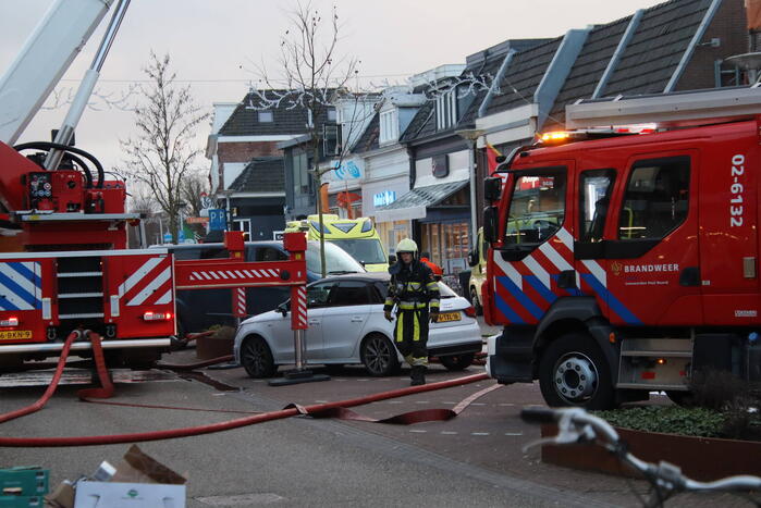Flinke rook ontwikkeling bij uitslaande brand