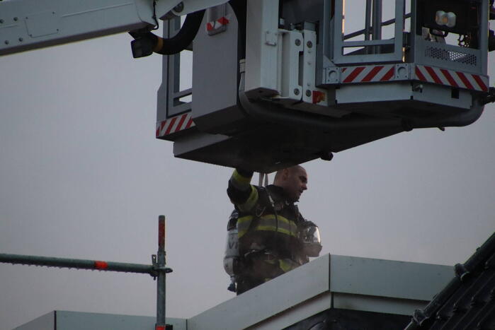 Flinke rook ontwikkeling bij uitslaande brand