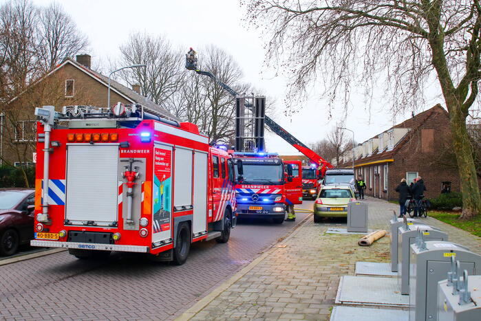 Brandweer blust brand in appartement