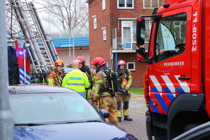 Brandweer blust brand in appartement
