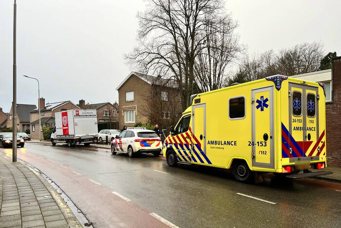 Vrouw gewond bij botsing tegen bakwagen