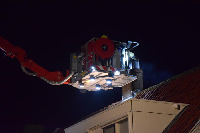 Schoorsteenbrand snel onder controle