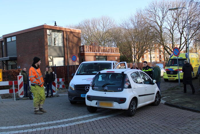 Taxi busje komt in botsing met auto
