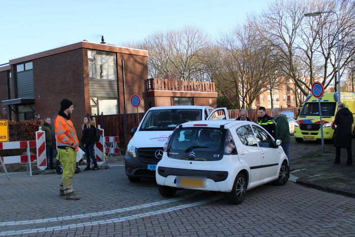 Taxi busje komt in botsing met auto
