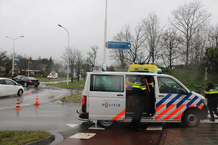 Automobilist ziet overstekende fietsster over het hoofd