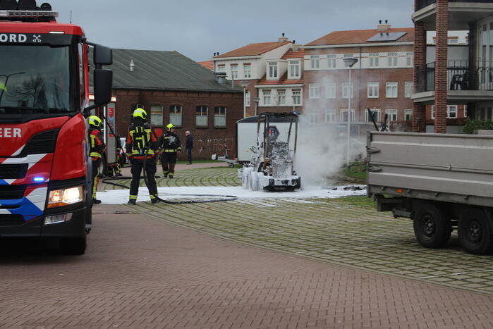 Veegmachine verwoest door uitslaande brand