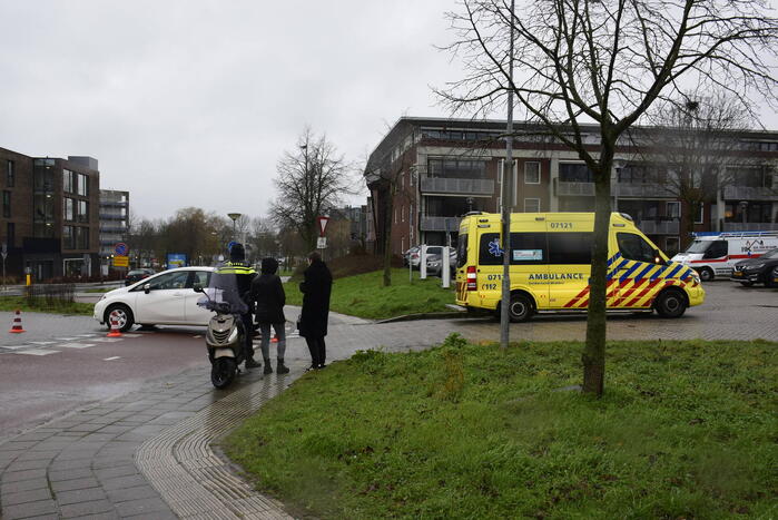 Scooterrijder gewond bij botsing met auto
