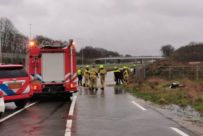 Opnieuw belandt auto in zeiknat weiland door navigatie