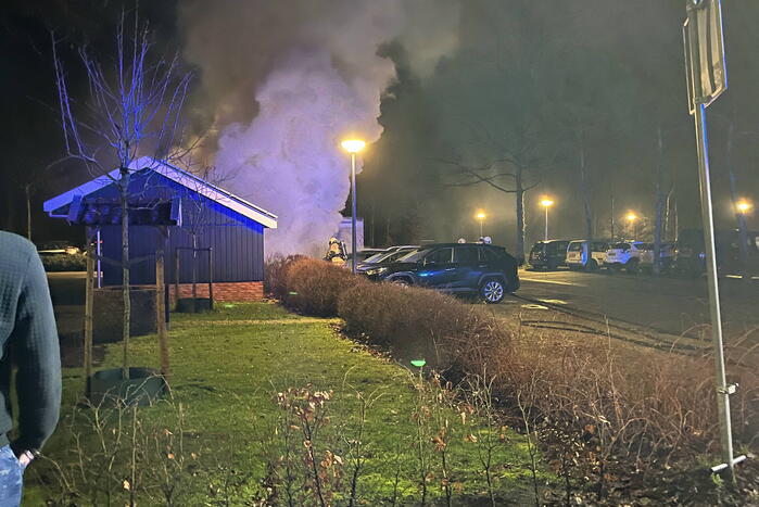 Veel rookontwikkeling bij autobrand