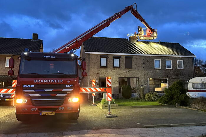 Schoorsteenbrand snel onder controle