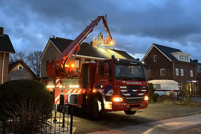 Schoorsteenbrand snel onder controle