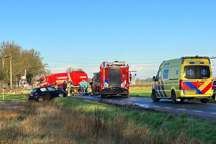 Vrachtwagen en auto betrokken bij botsing