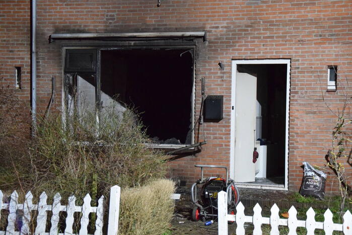 Uitslaande brand in woning waar eerder vrouw werd overgoten met zuur