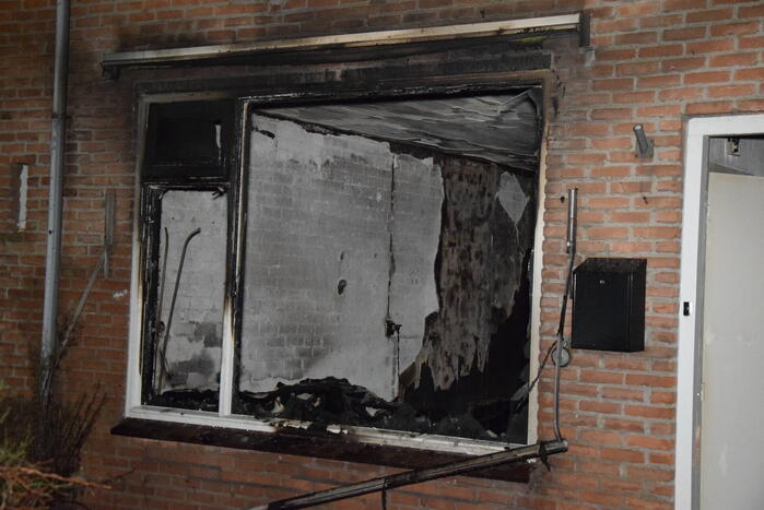 Uitslaande brand in woning waar eerder vrouw werd overgoten met zuur