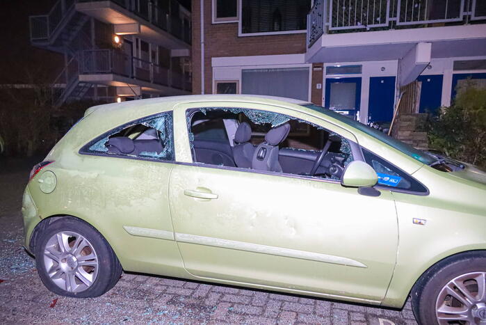 Geparkeerde auto compleet gemolesteerd