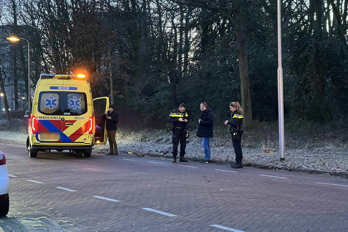 Fietser met spoed naar ziekenhuis gebracht