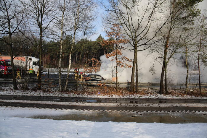 Flinke file door brand op snelweg