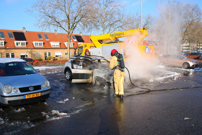 Auto uitgebrand op parkeerplaats Lidl