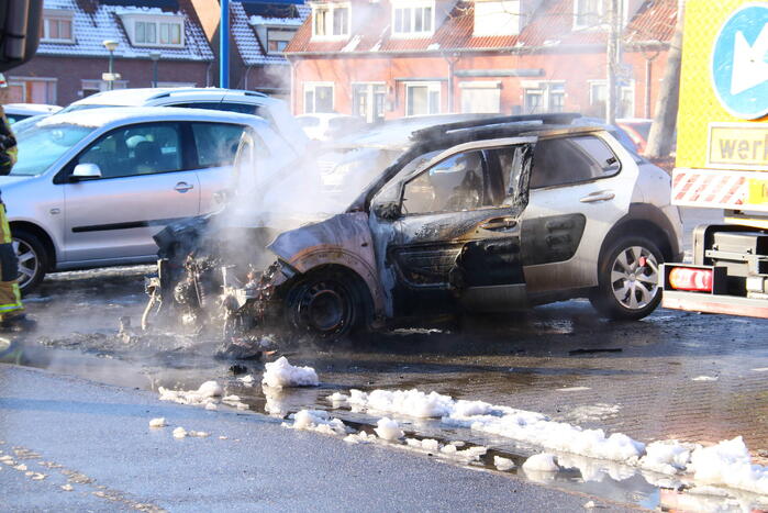Auto uitgebrand op parkeerplaats Lidl