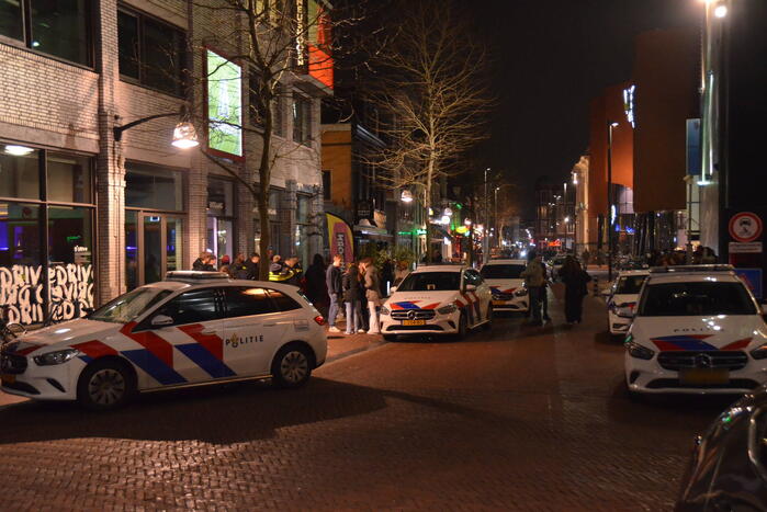 Flinke politie-inzet bij ongeregeldheden